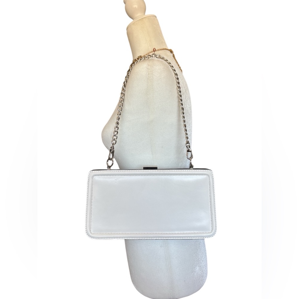 Cromia white clutch shoulder chain Handbag